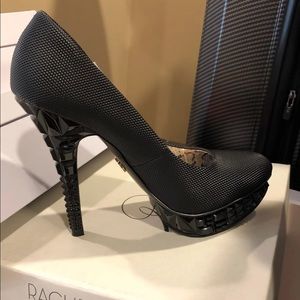 Worn once platform pumps